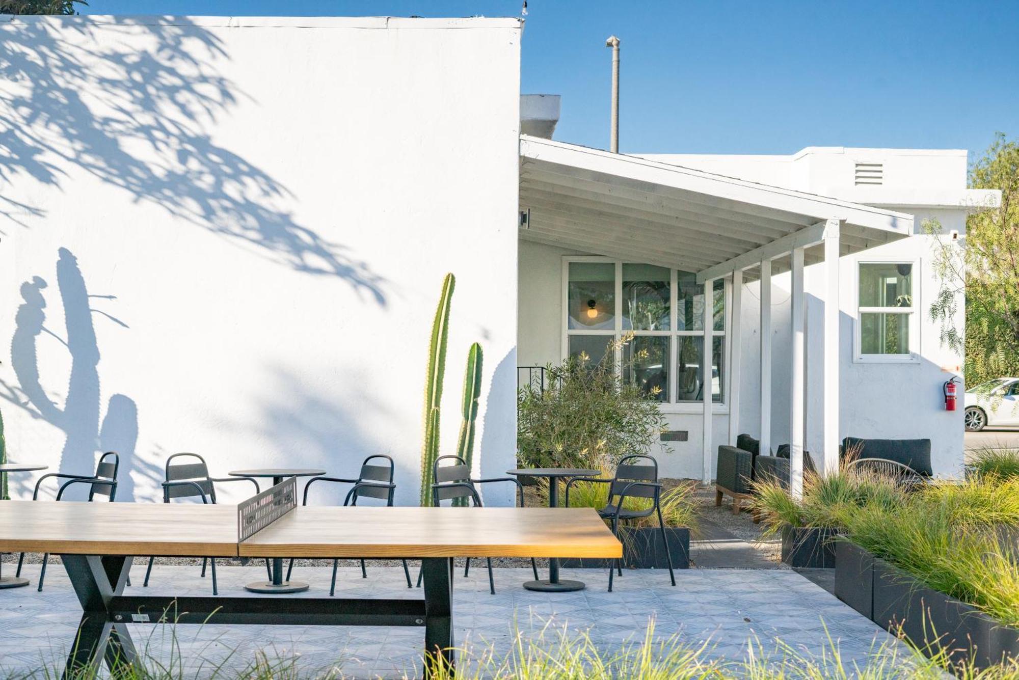 Aliza Hotel Los Angeles Exterior photo