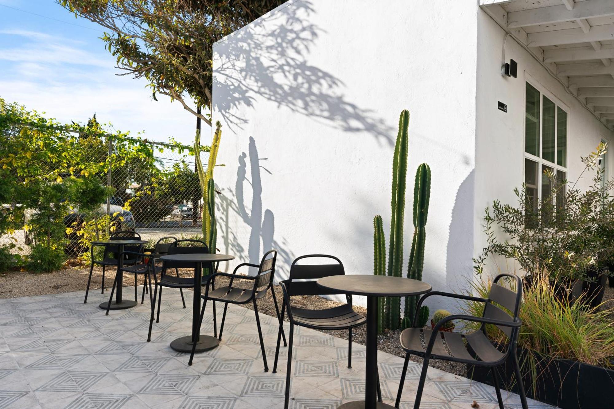 Aliza Hotel Los Angeles Exterior photo