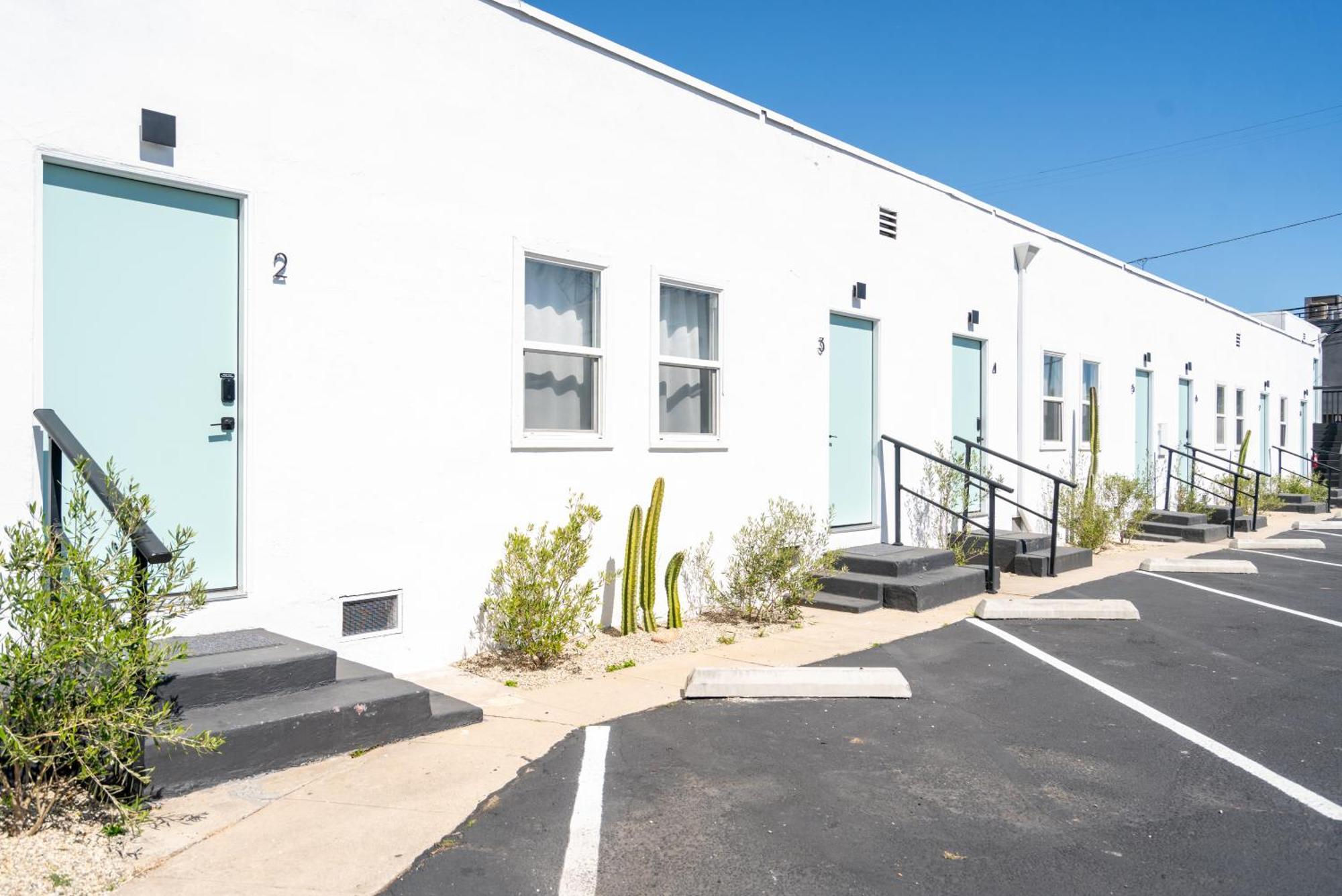 Aliza Hotel Los Angeles Exterior photo