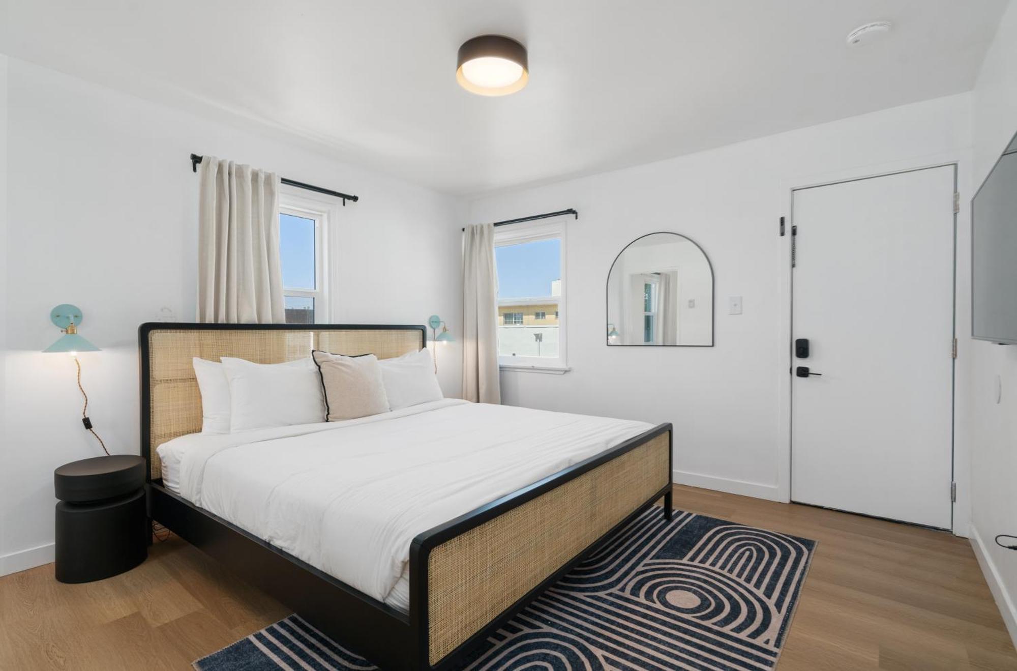 Aliza Hotel Los Angeles Exterior photo